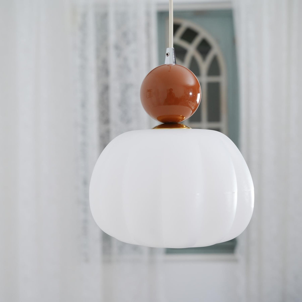 Yedra Pendant Lamp | Organic Round Acrylic Design